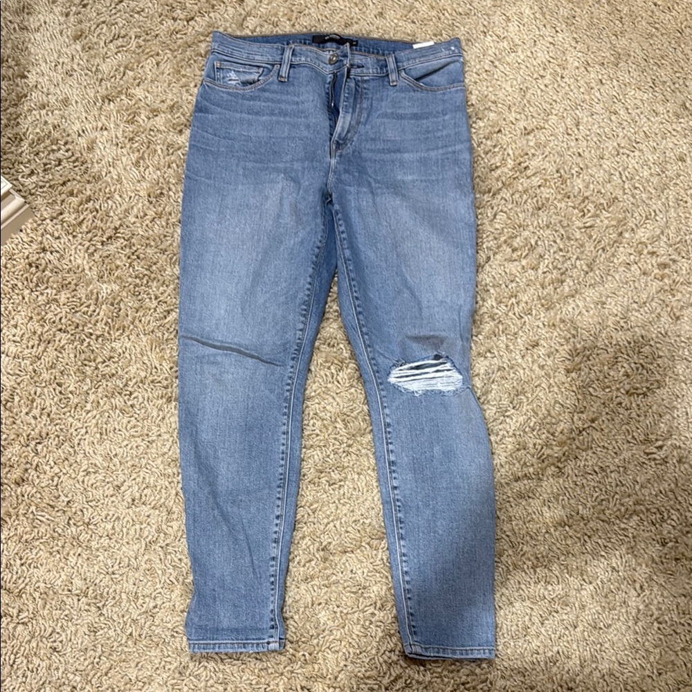 Hudson Women’s Size 28 Classic Blue Distressed Jeans